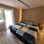 Large And 2 Bedroom With Free Parking, Free Ev Recharging And A Private Garden Apartman Stavanger
