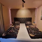 Apartman Large And 2 Bedroom With Free Parking, Free Ev Recharging And A Private Garden