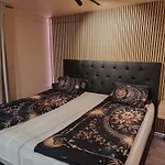 Large And 2 Bedroom With Free Parking, Free Ev Recharging And A Private Garden Stavanger