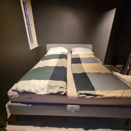 Large And 2 Bedroom With Free Parking, Ev Recharging And A Private Garden Stavanger