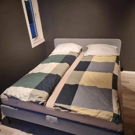 Large And 2 Bedroom With Free Parking, Ev Recharging And A Private Garden Leilighet Stavanger