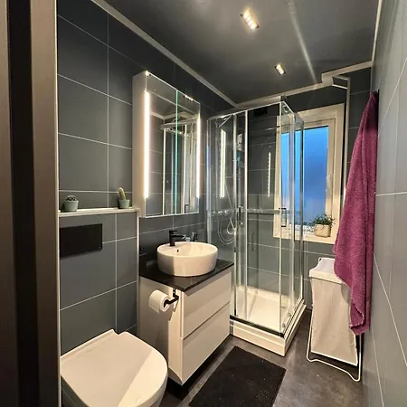 Large And 2 Bedroom With Free Parking, Ev Recharging And A Private Garden Stavanger