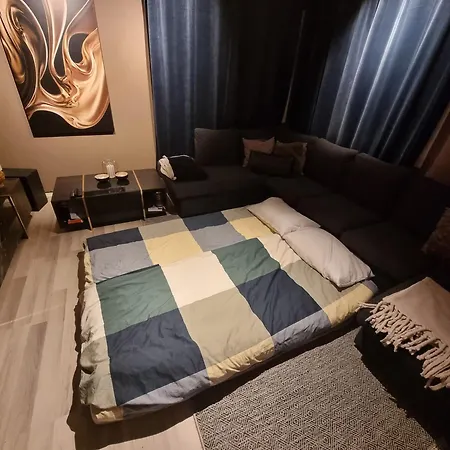 Large And 2 Bedroom With Free Parking, Ev Recharging And A Private Garden