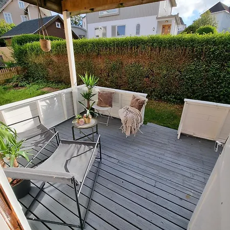 Leilighet Large And 2 Bedroom With Free Parking, Ev Recharging And A Private Garden *