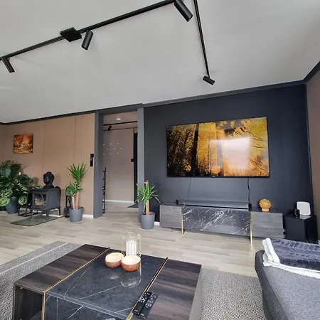 Apartmán Large And 2 Bedroom With Free Parking, Free Ev Recharging And A Private Garden *