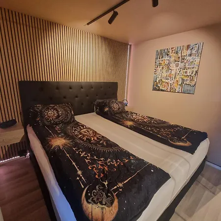 Apartmán Large And 2 Bedroom With Free Parking, Free Ev Recharging And A Private Garden