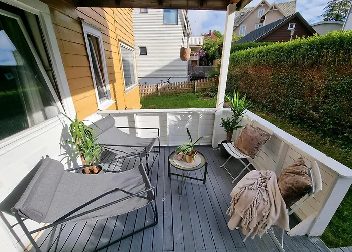 Large And 2 Bedroom With Free Parking, Free Ev Recharging And A Private Garden Leilighet