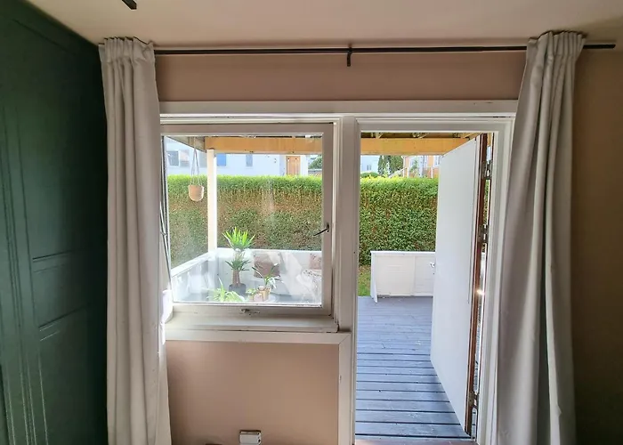Large And 2 Bedroom With Free Parking, Free Ev Recharging And A Private Garden Leilighet Stavanger