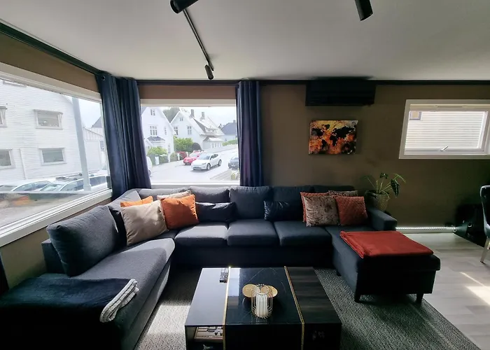 Large And 2 Bedroom With Free Parking, Free Ev Recharging And A Private Garden Leilighet