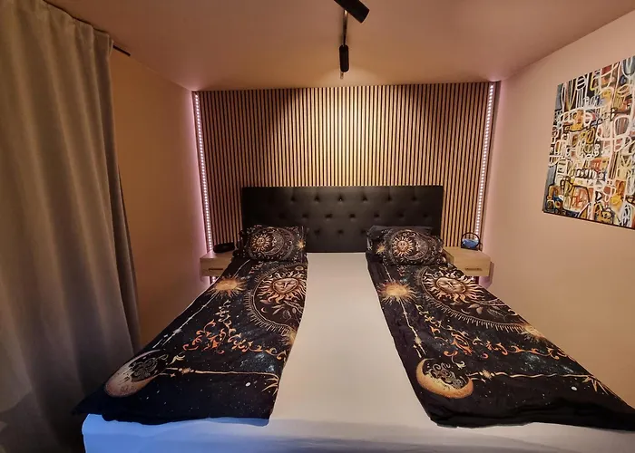 Apartment Large And 2 Bedroom With Free Parking, Free Ev Recharging And A Private Garden