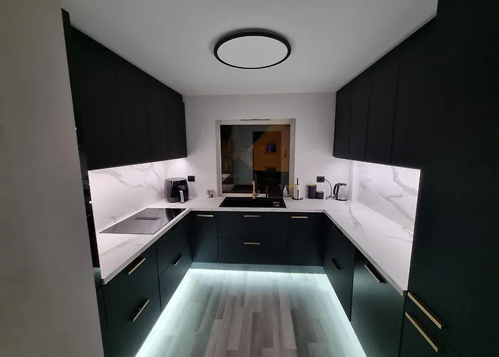 Large And 2 Bedroom With Free Parking, Free Ev Recharging And A Private Garden Leilighet *