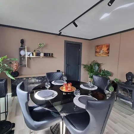 Large And 2 Bedroom With Free Parking, Free Ev Recharging And A Private Garden * Stavanger