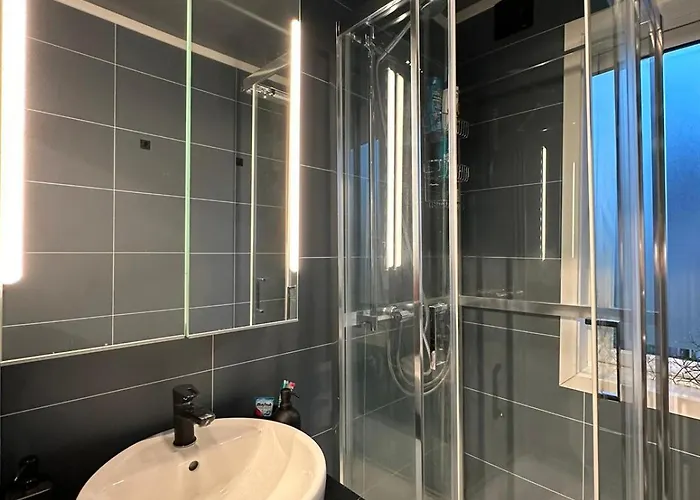 Large And 2 Bedroom With Free Parking, Free Ev Recharging And A Private Garden * 斯塔万格