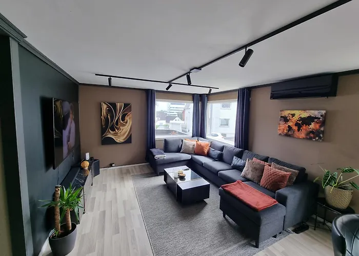 公寓 Large And 2 Bedroom With Free Parking, Free Ev Recharging And A Private Garden *